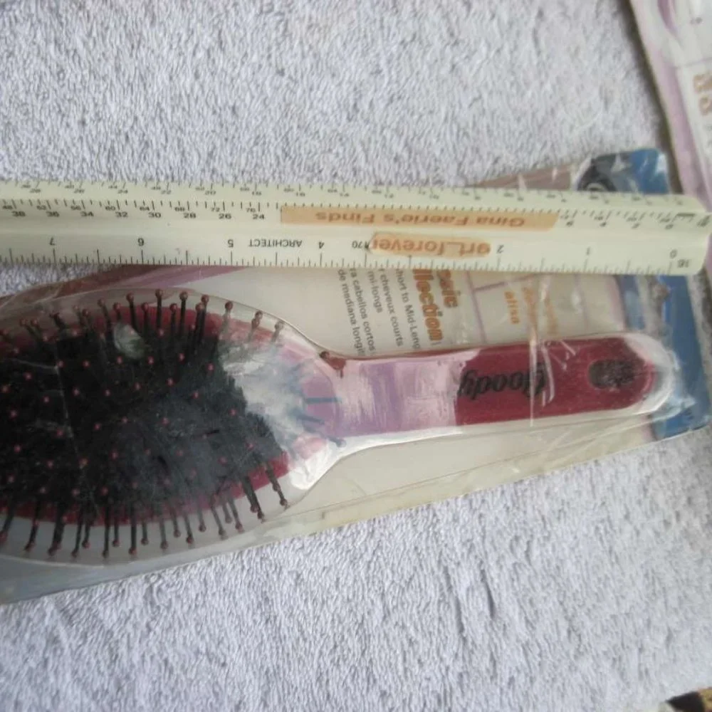 Goody Classic Smoothing Cushion Short to Mid Length Hair Brush 2000 USA Smoothes